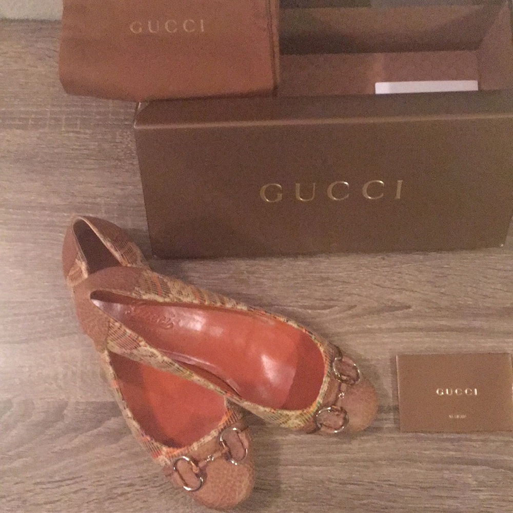 Gucci - Authentic Multi Color Flats